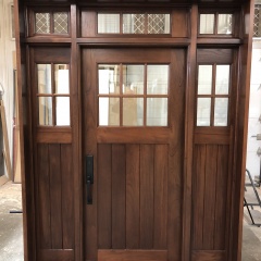 porte intemporelle de bois imposte et sidelight