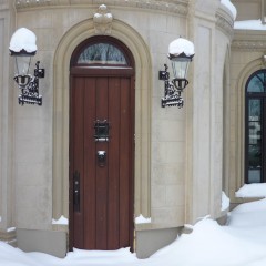 Porte d'entrée de style classique