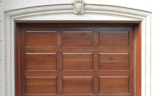 Modèle Porte de Garage en Bois Classique